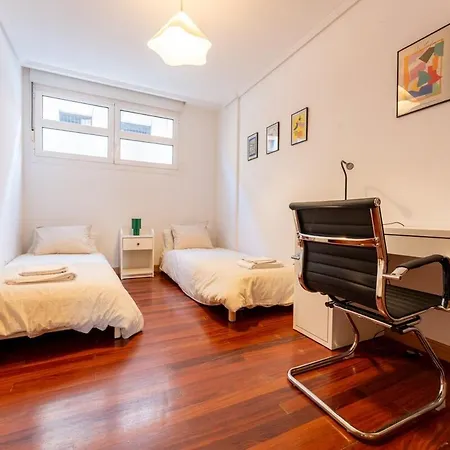 Street Apartment *